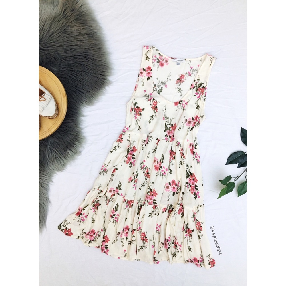 🌿 AEO Cream Floral Tiered Babydoll Shift Dress 🌿